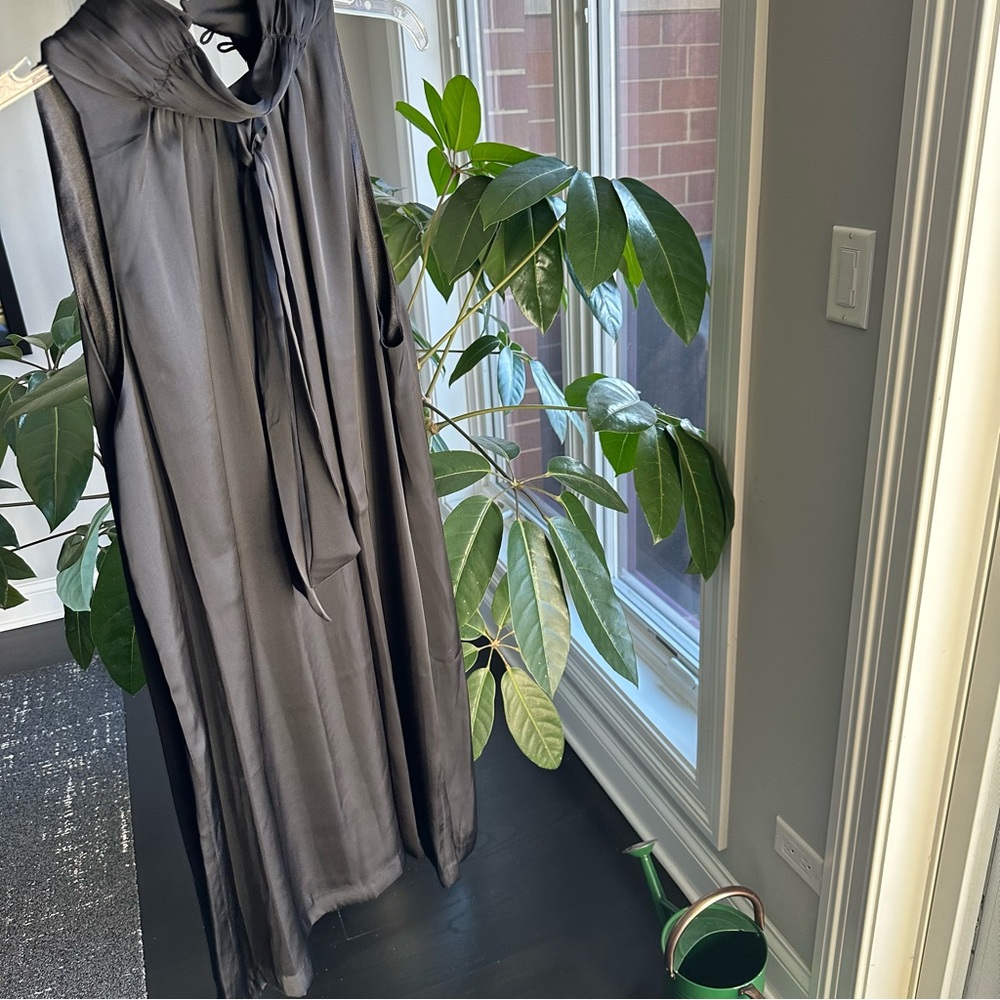 Kensie Shiny Satin Tie Neck Dress. Size L. Black. Super soft and comfortable!